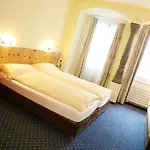 Ambiente Freieck 3*