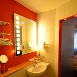 Ambiente Freieck 3* כור