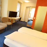 Ambiente Freieck 3* כור